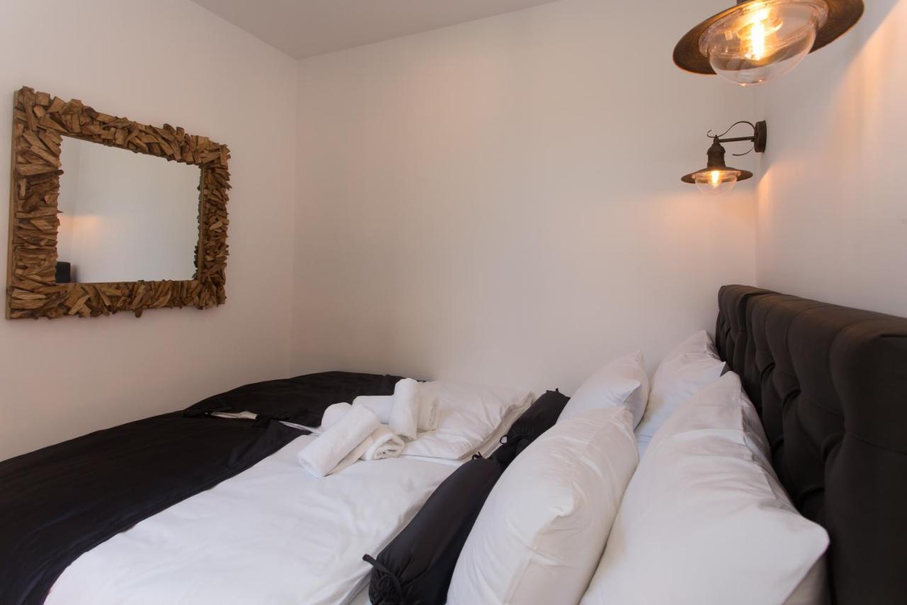 Amaizing Apartment Near Airport Kastel Stafilic Exterior photo
